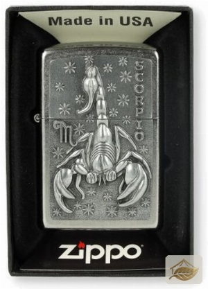 Zippo Benzinfeuerzeug Street Chrome, Skorpion-Plakette (Scorpio)