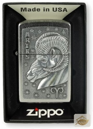 Zippo Street Chrome, Plakette Widder (Aries)