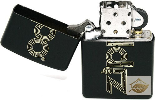 Zippo Logo-Feuerzeug, Schwarz Matt mit Design-Schriftzug