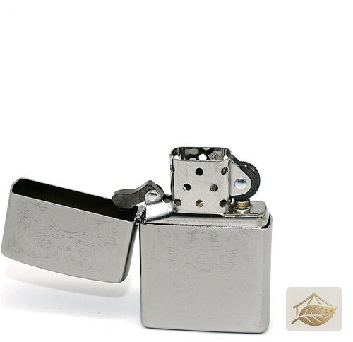 Zippo Skull Feuerzeug, Satin Chrome mit graviertem Totenkopf